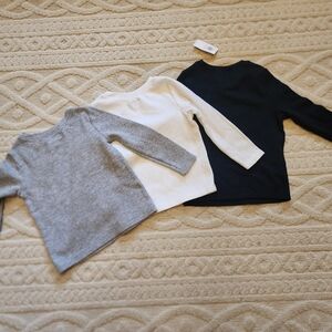 2T Old Navy Toddler Long Sleeve Tees - Gray, White, and Navy